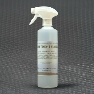 Enkele fles teken- en vlooienspray